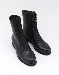 Nursace ботинки в чёрной коже демисезонные